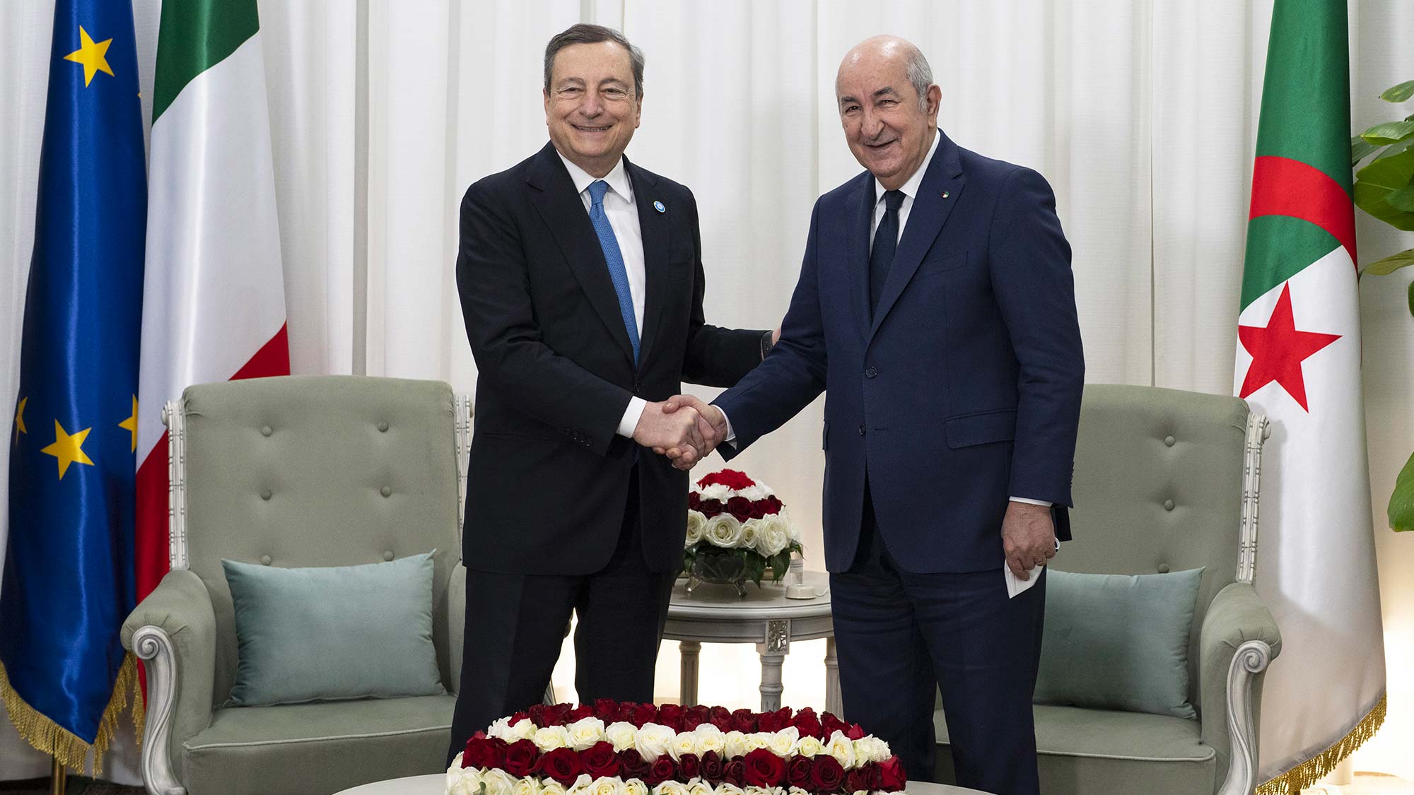 Algeri, il Presidente Draghi incontra il Presidente della Repubblica Tebboune