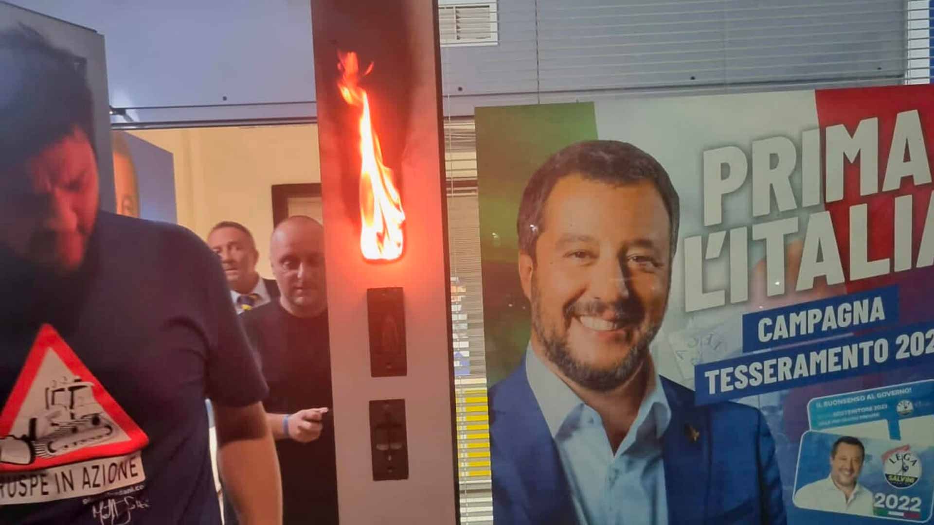 incendio nella sede della Lega a Firenze