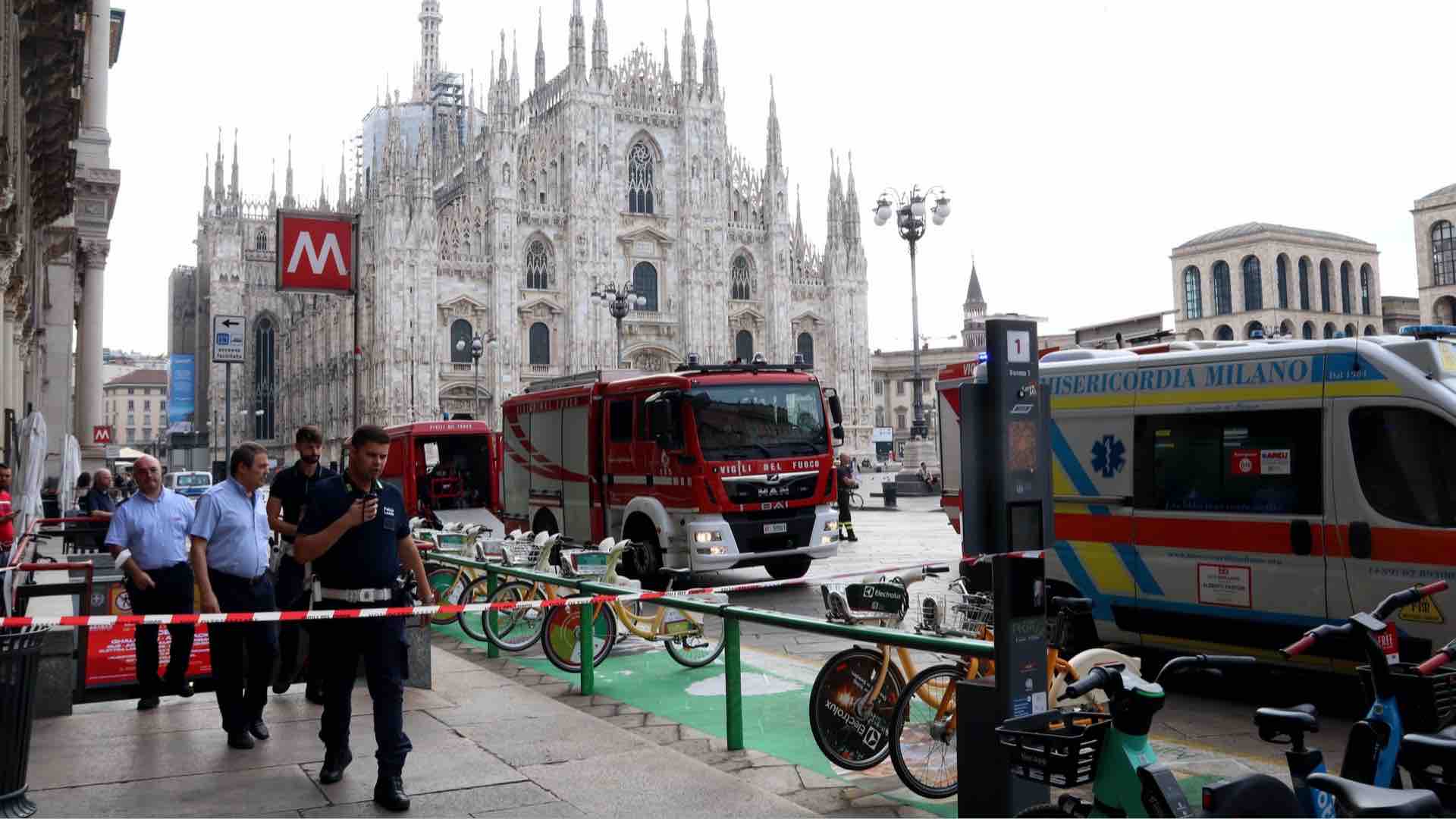 Suicidio metro Milano