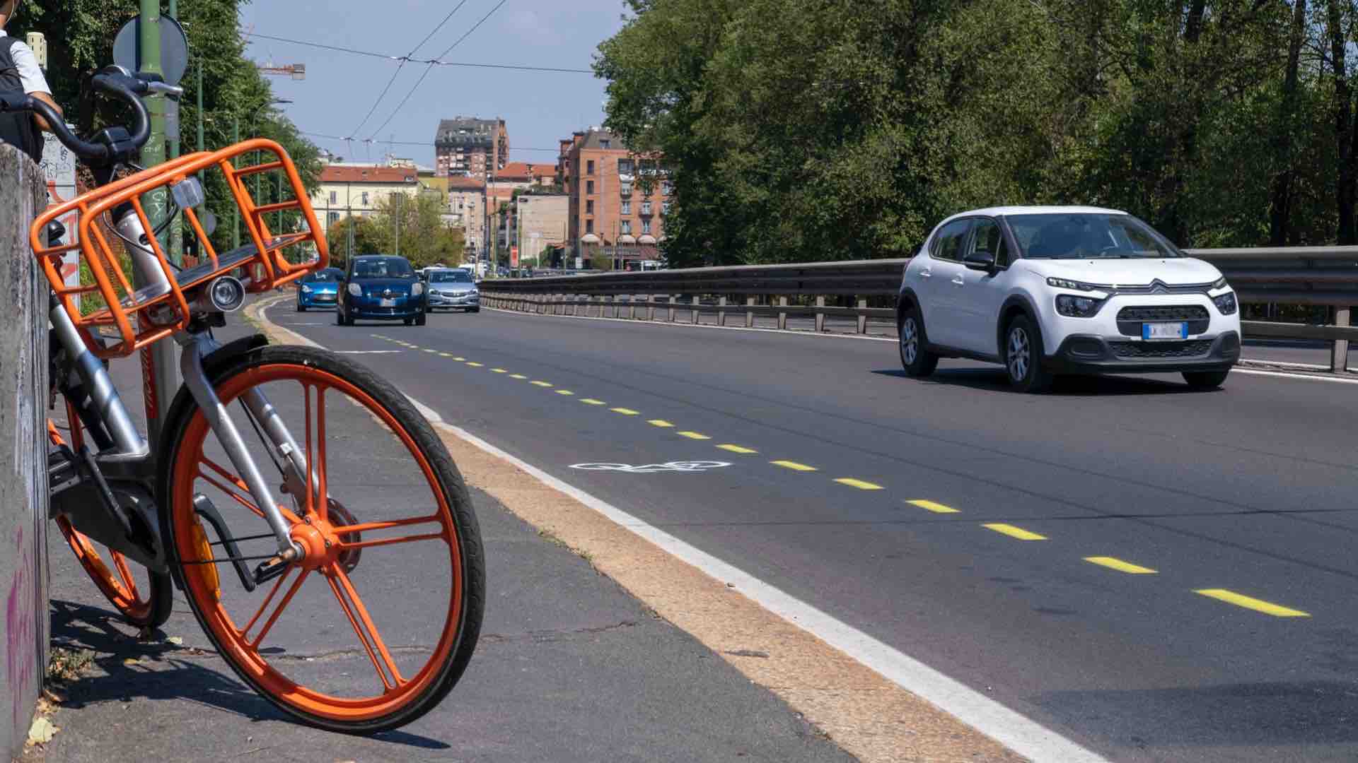 auto bicicletta