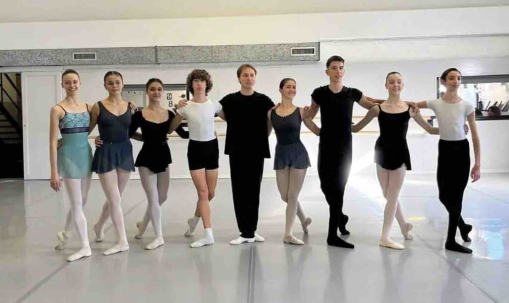 il difforme proscenium