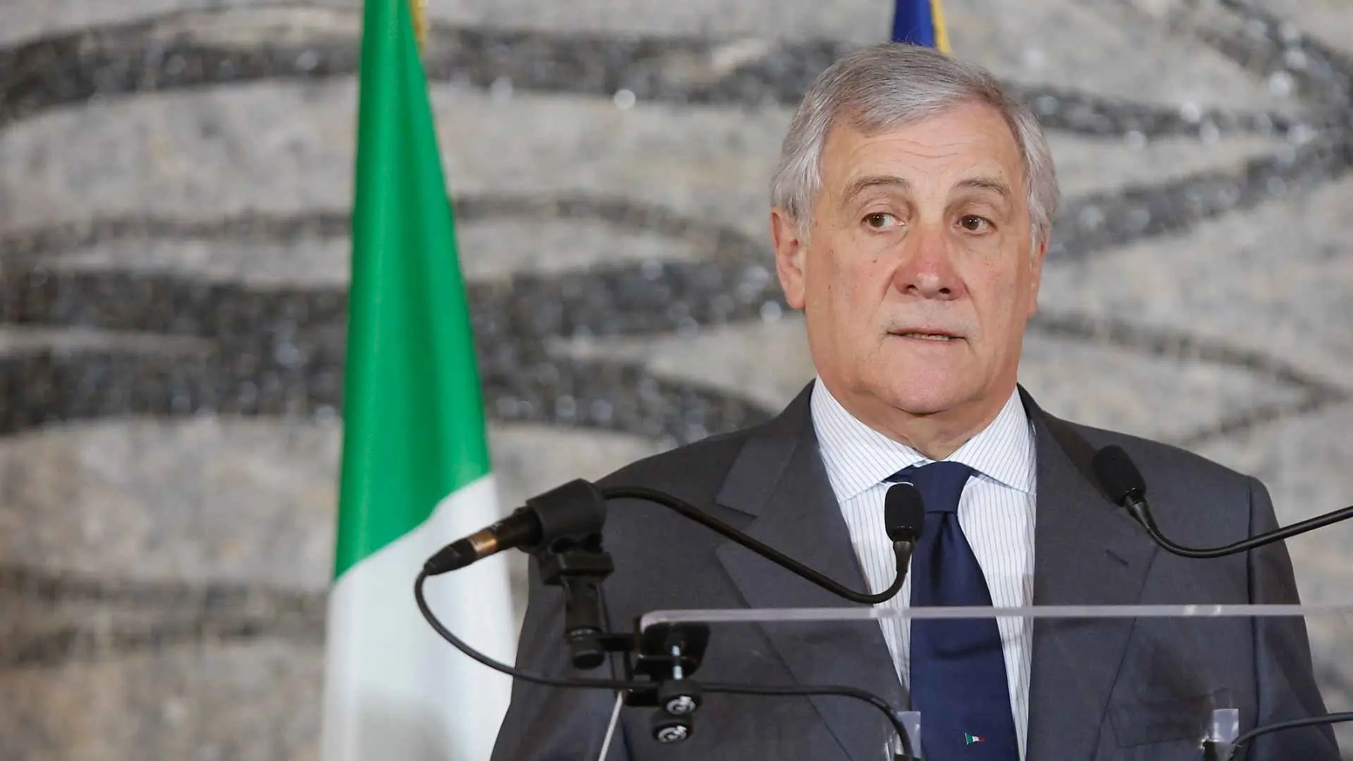 Ariston, Tajani convoca un “tavolo Russia”: “Interverremo per garantire il rispetto dei diritti”
