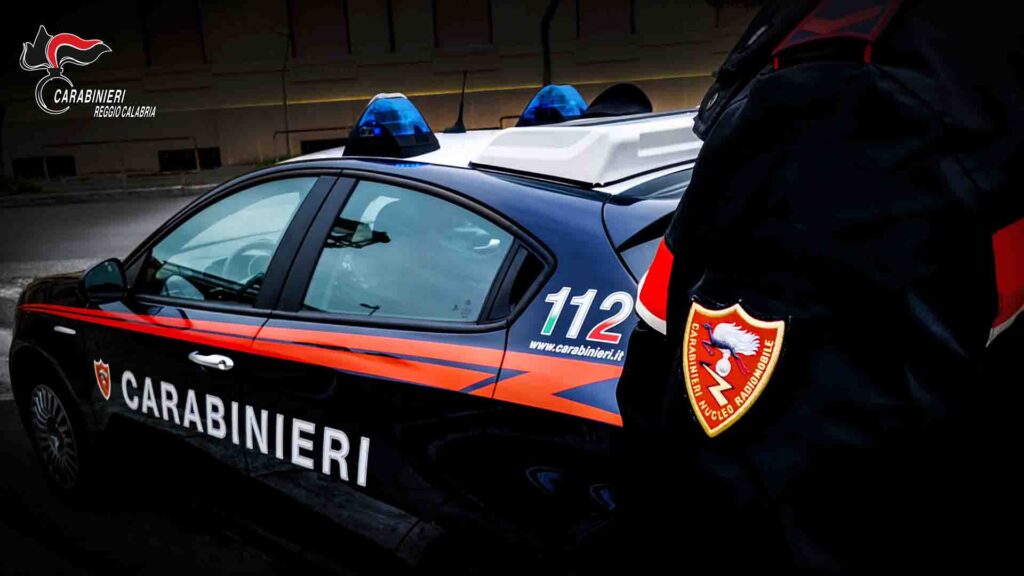 Napoli, giovane violenta e vessa l’ex fidanzata: 17enne arrestato