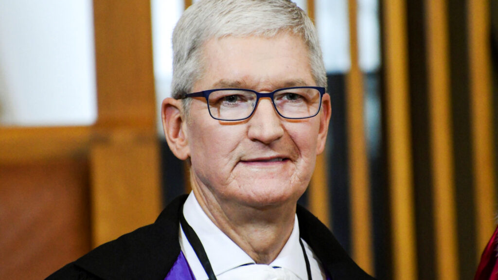 TIM COOK, amministratore delegato di Apple dal 24 agosto 2011