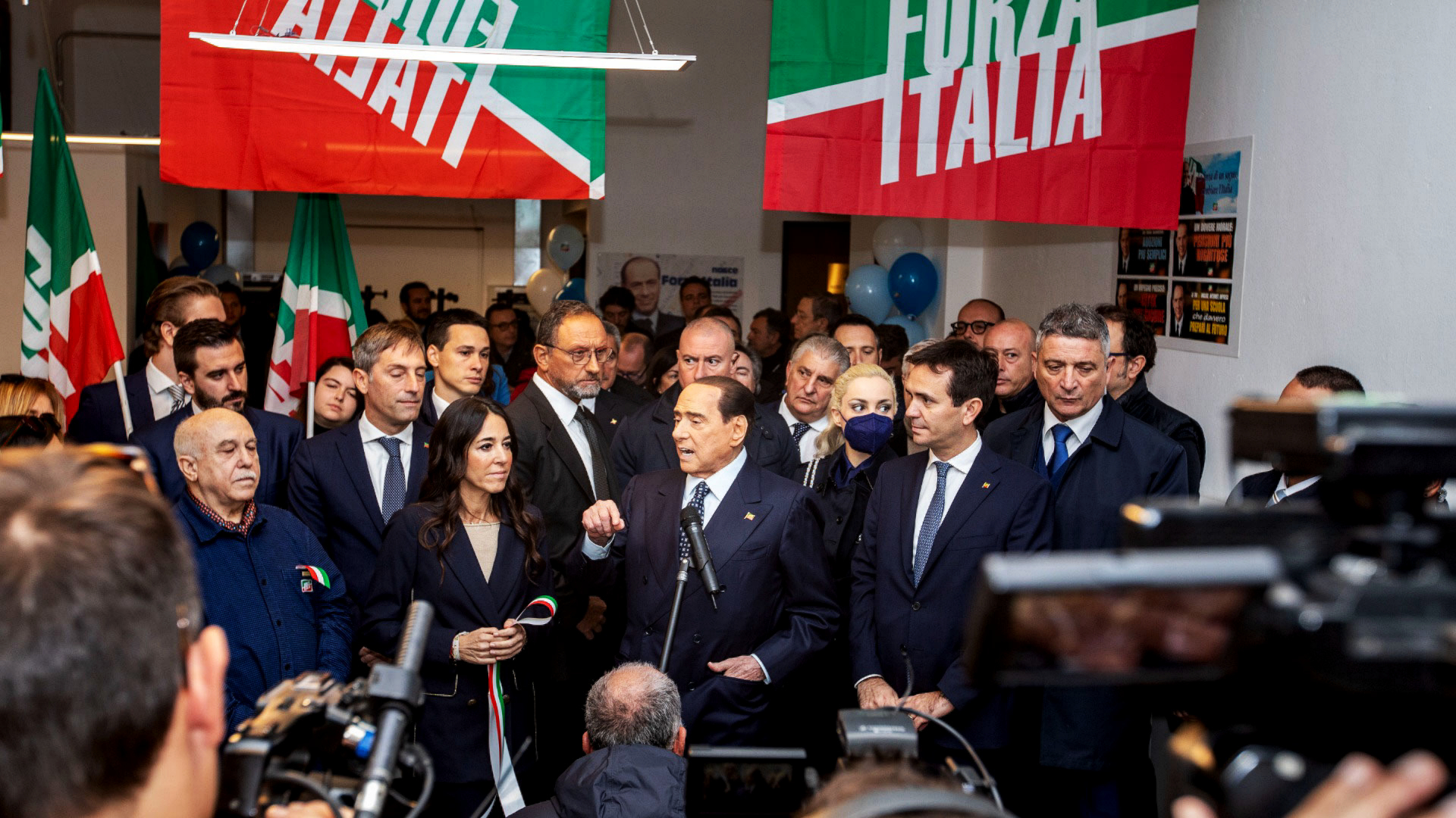 il-difforme-forza-italia-berlusconi