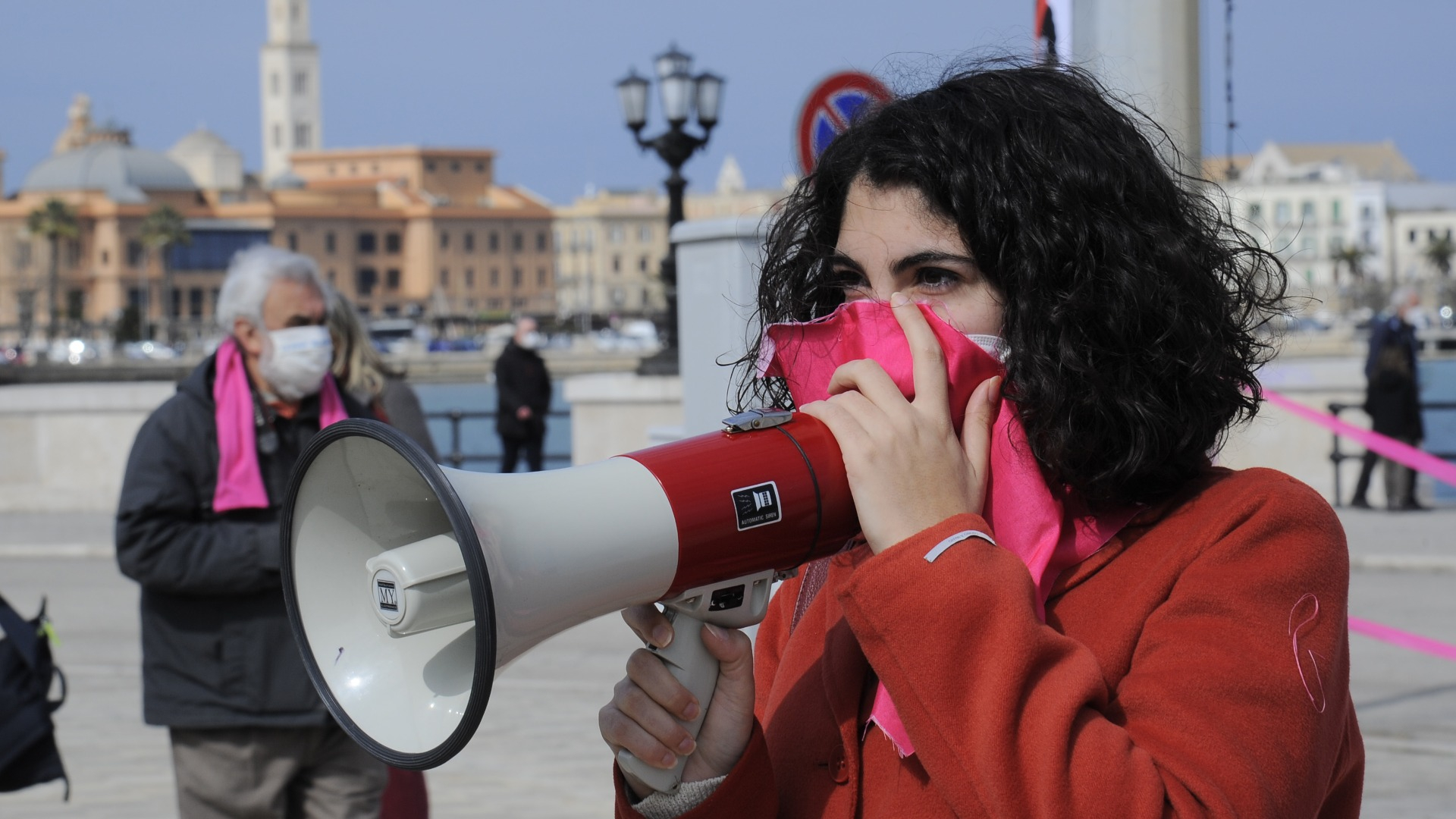 blitz femministe a Roma contro funerali di Stato di Berlusconi