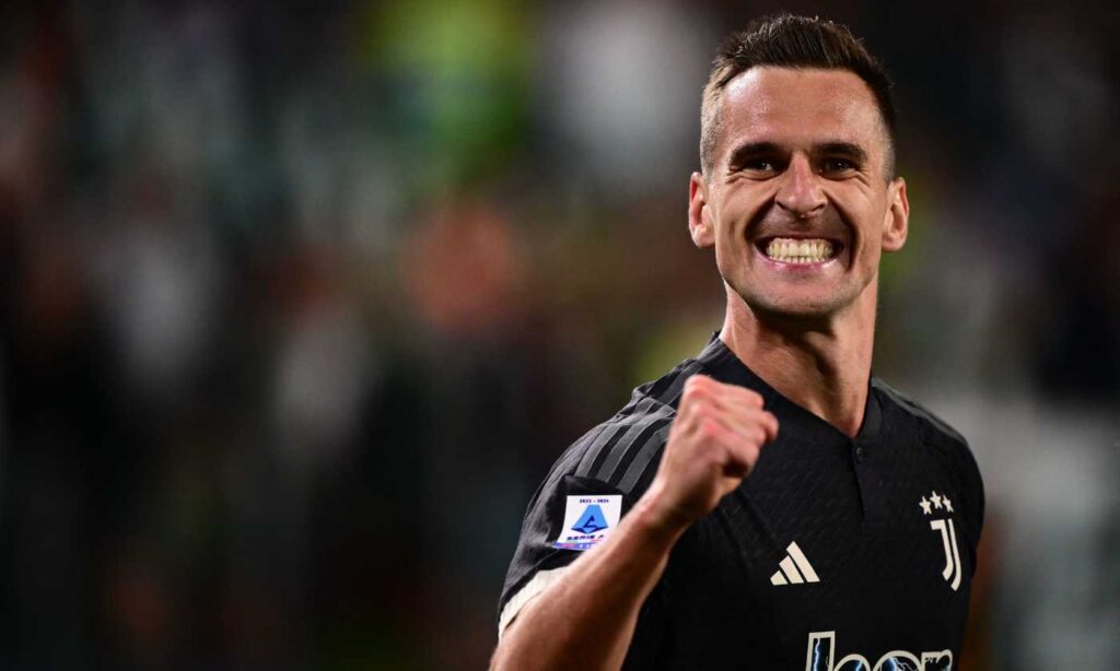 Juventus, Milik fa sorridere Allegri: il Lecce vede rosso Juventus, Milik fa sorridere Allegri: il Lecce vede rosso
