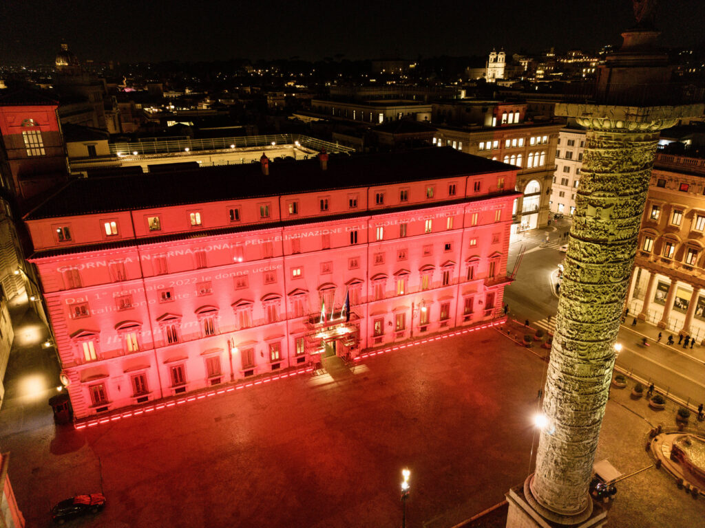Palazzo Chigi si illumina di Rosso