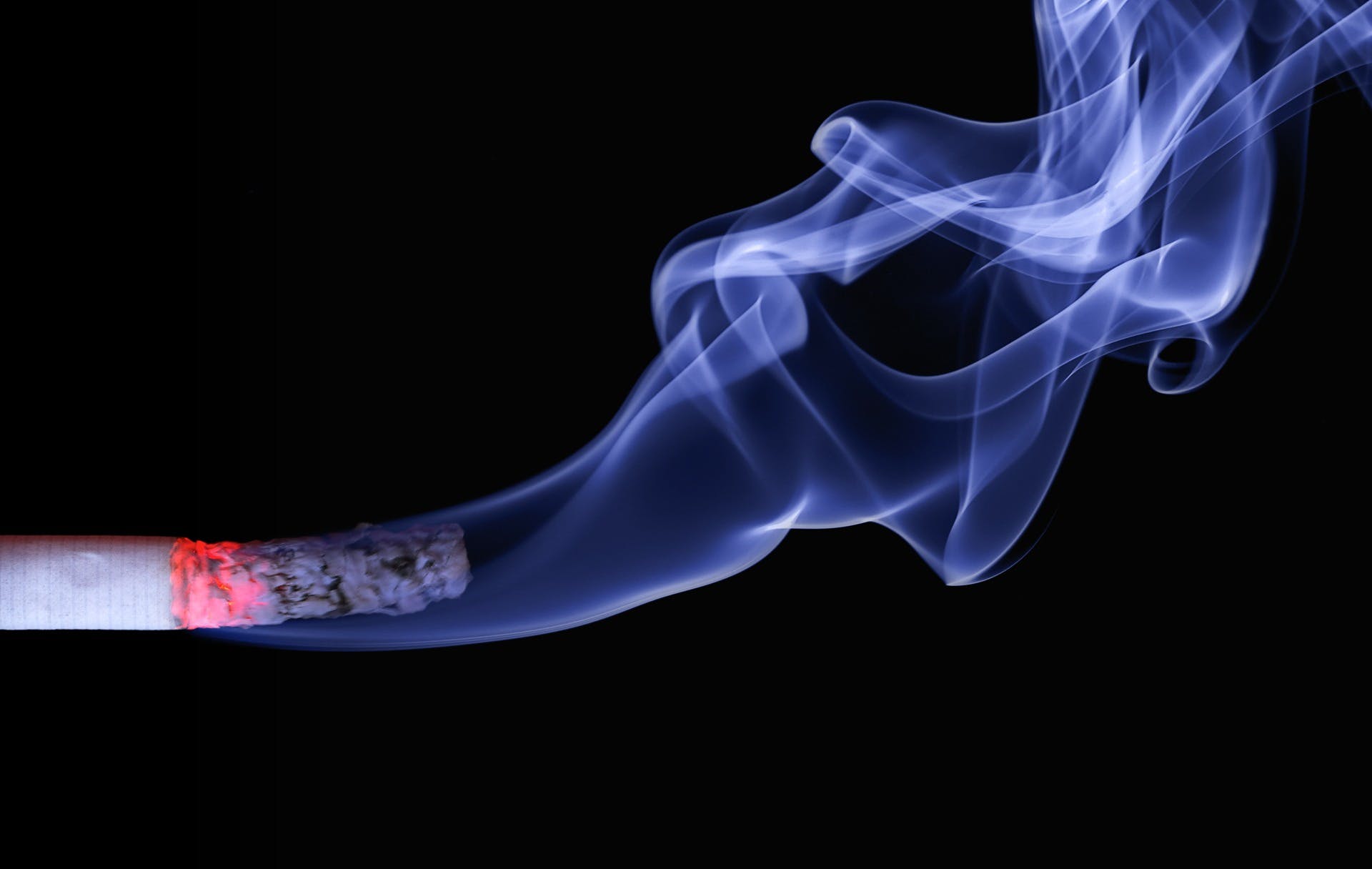 Sigarette al Fentanyl, il nuovo trend mortale che spopola negli Usa