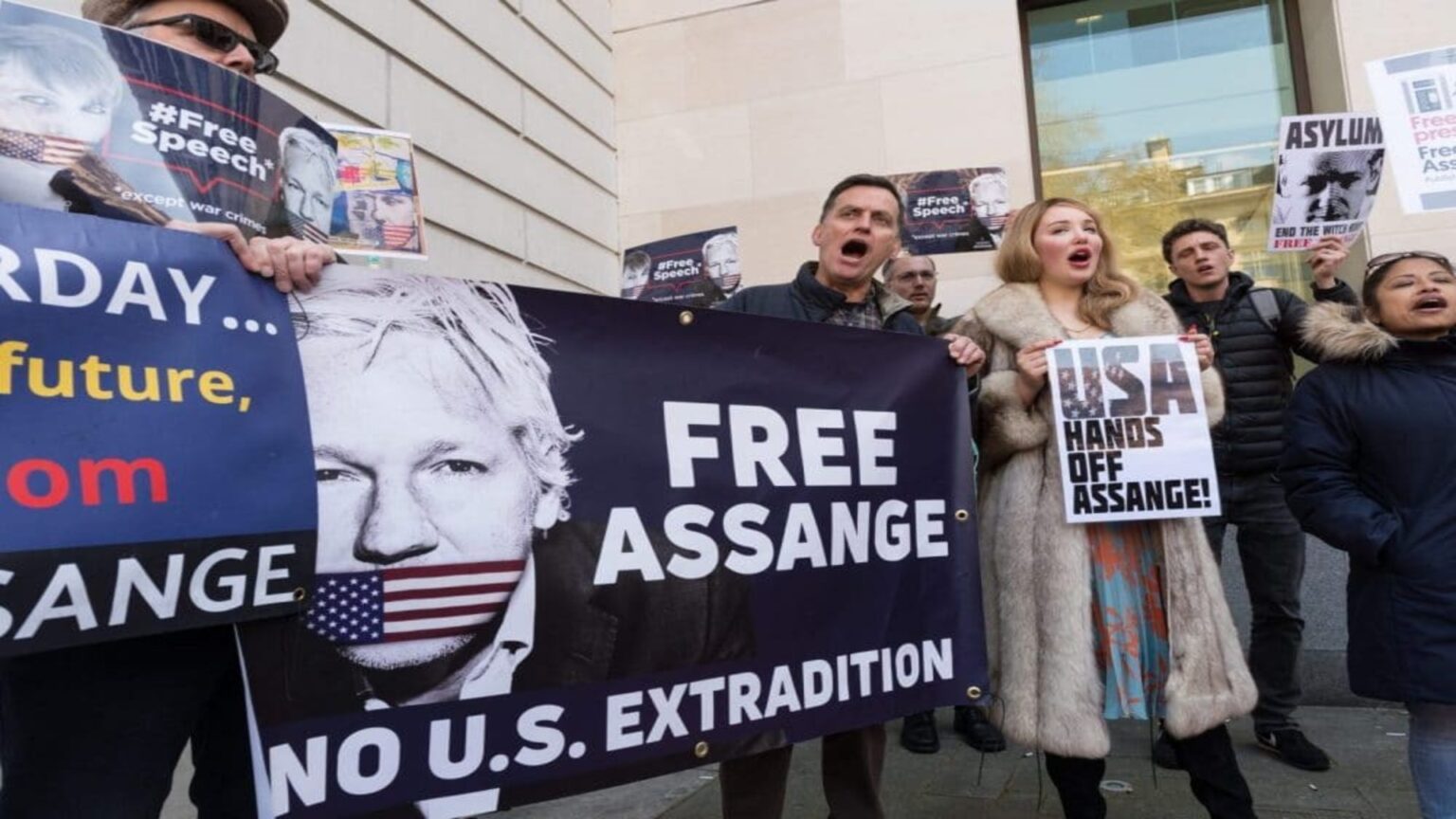 Assange protest e1555069241845 1