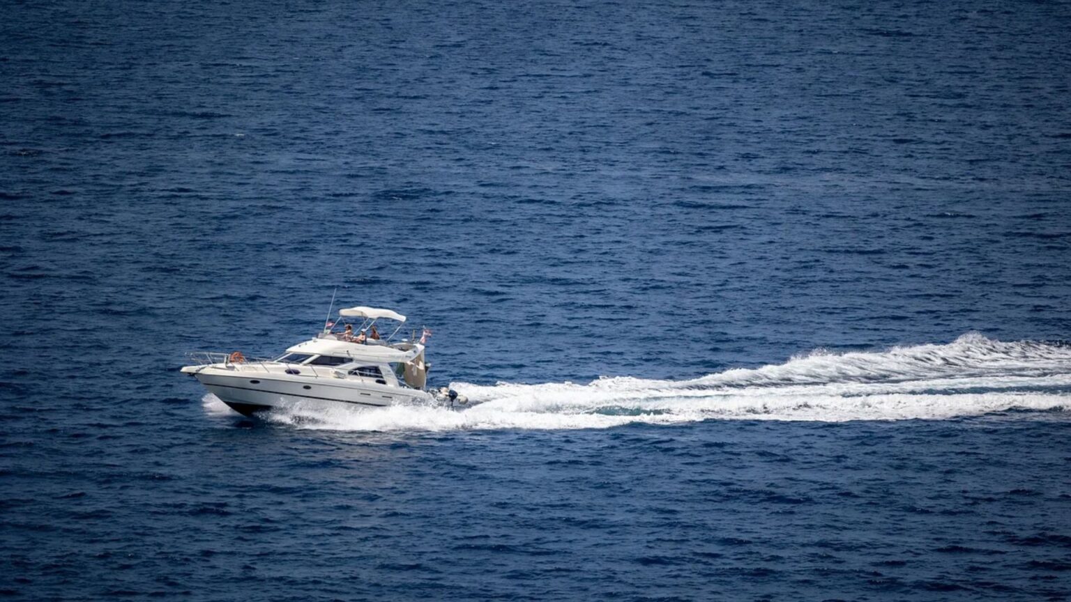 Caraibi, omicidio sullo yacht