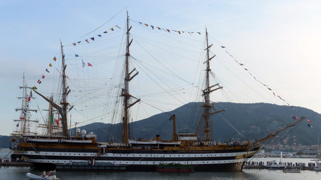Amerigo Vespucci, la “nave più bella del mondo” naviga in mare da 83 anni