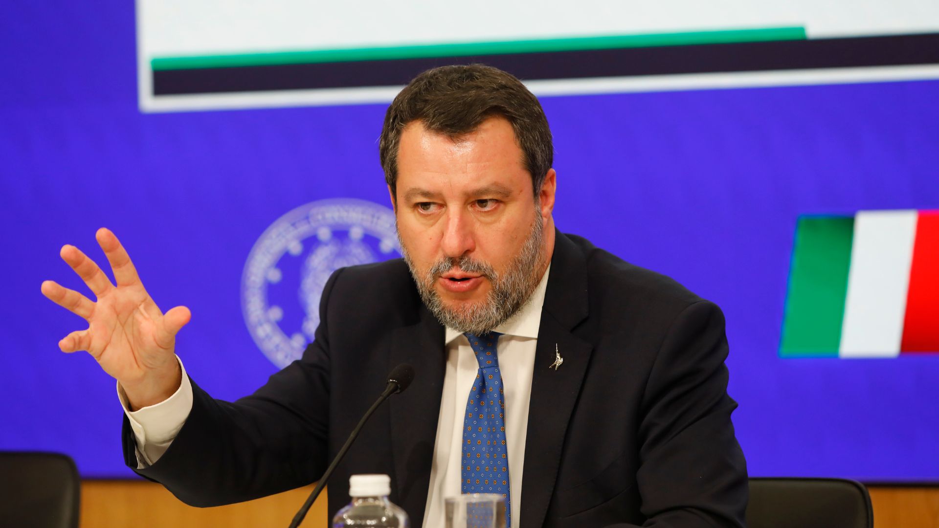 Salvini propone la leva militare obbligatoria: “Ne sono convinto, è una forma di educazione civica”
