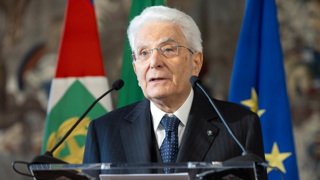 Mattarella avverte l’Ue: “Non tralasciare la difesa del fianco sud”