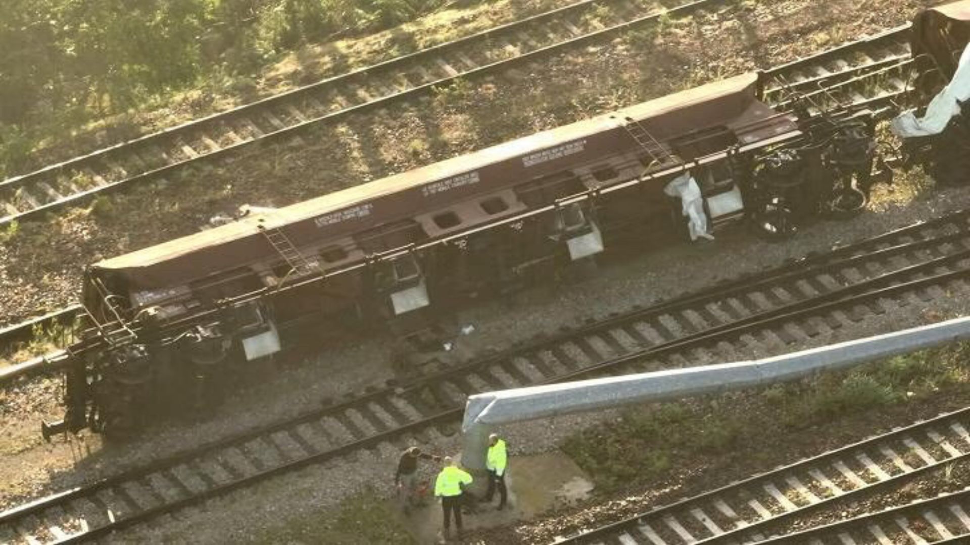 Choc a Milano, 7 vagoni del treno ribaltati da tromba d’aria: nessun ferito
