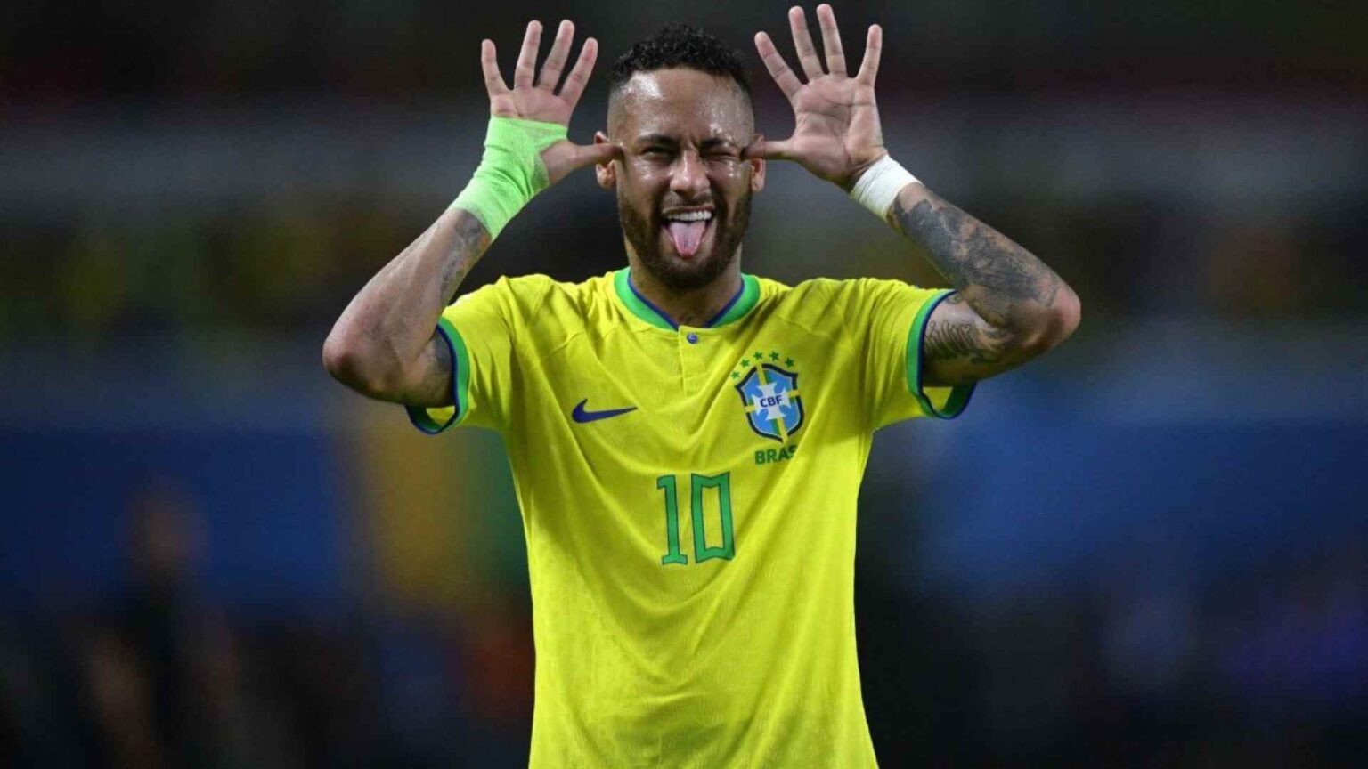 Neymar tra i dirigenti della Kings World cup