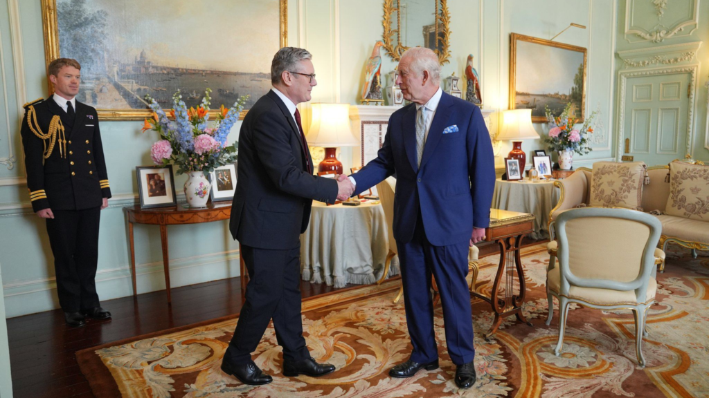 Keir Starmer e Re Carlo III