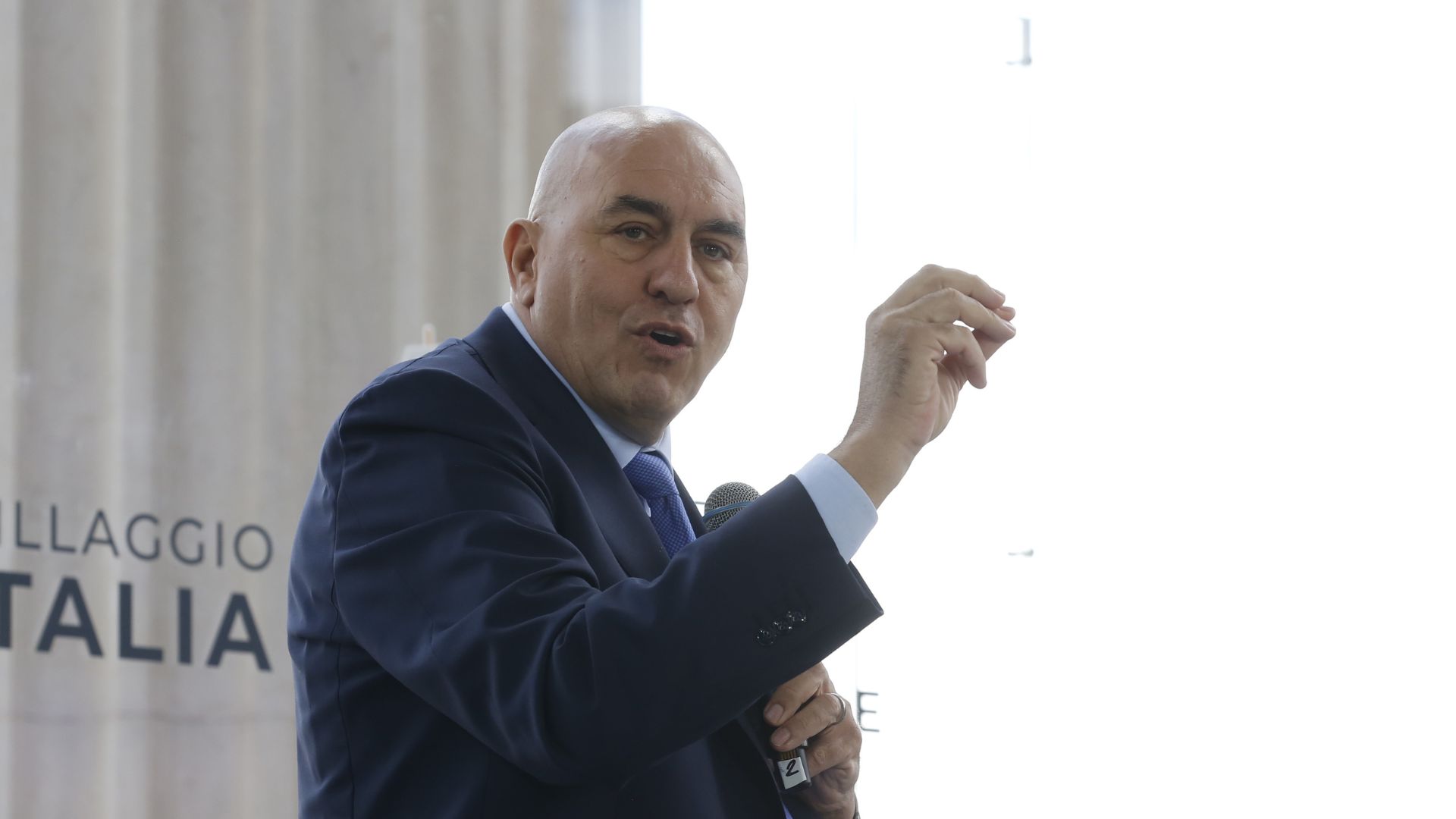 Il ministro della Difesa Guido Crosetto