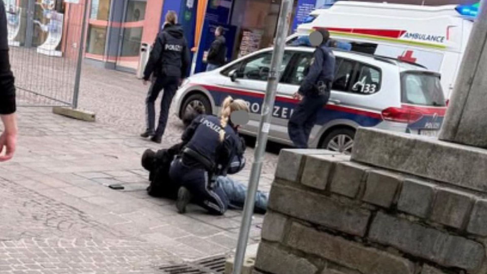 ferisce passanti forcone arrestato