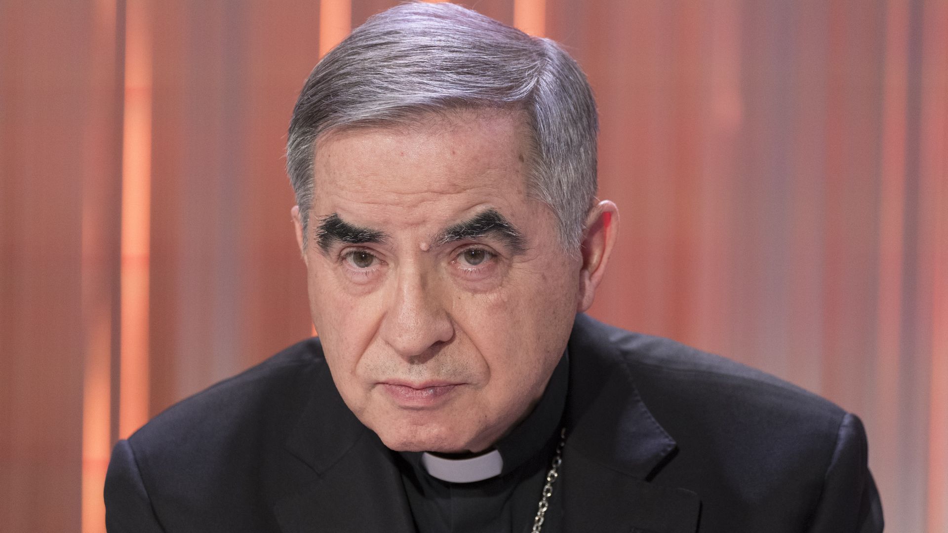 becciu arrende fuori conclave