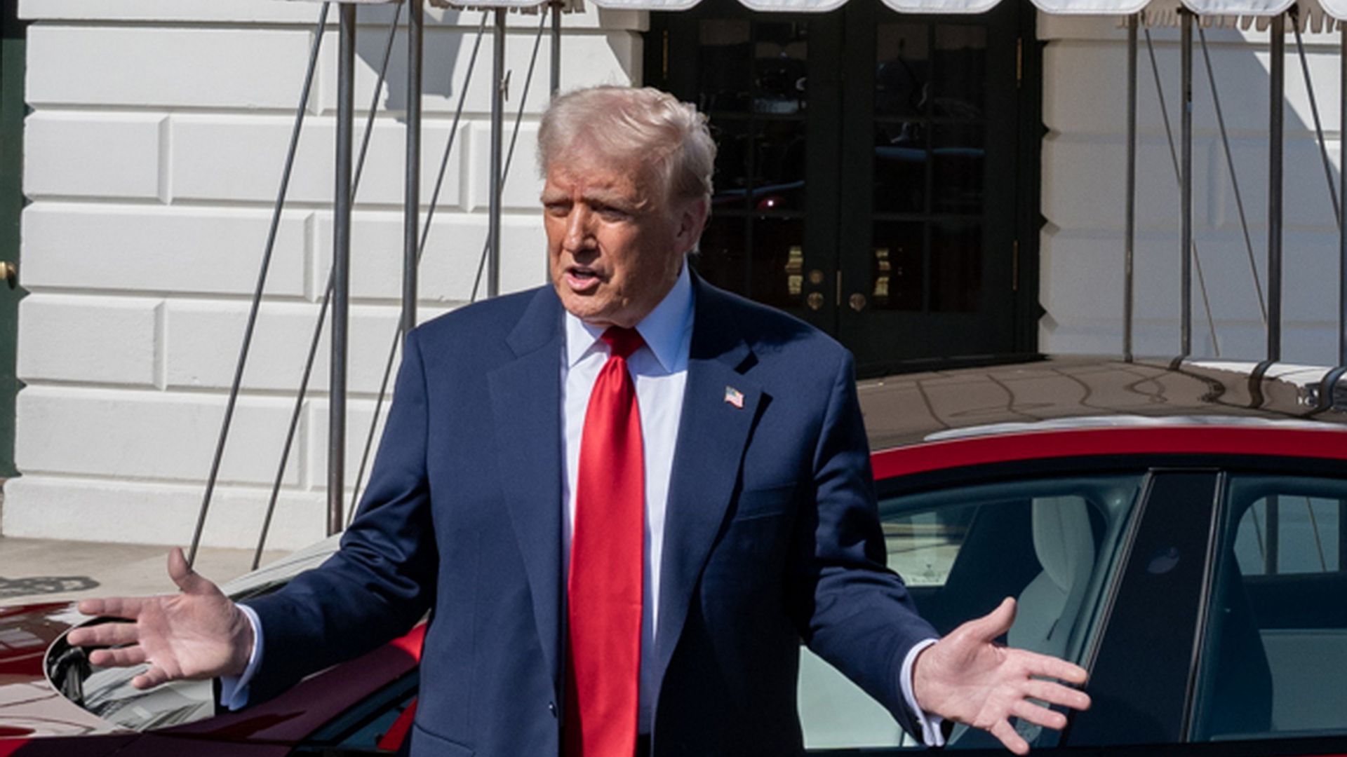 Trump nega responsabilità crollo del Pil negli Usa: “È l’eredità di Biden” Trump nega responsabilità crollo del Pil negli Usa: “È l’eredità di Biden”