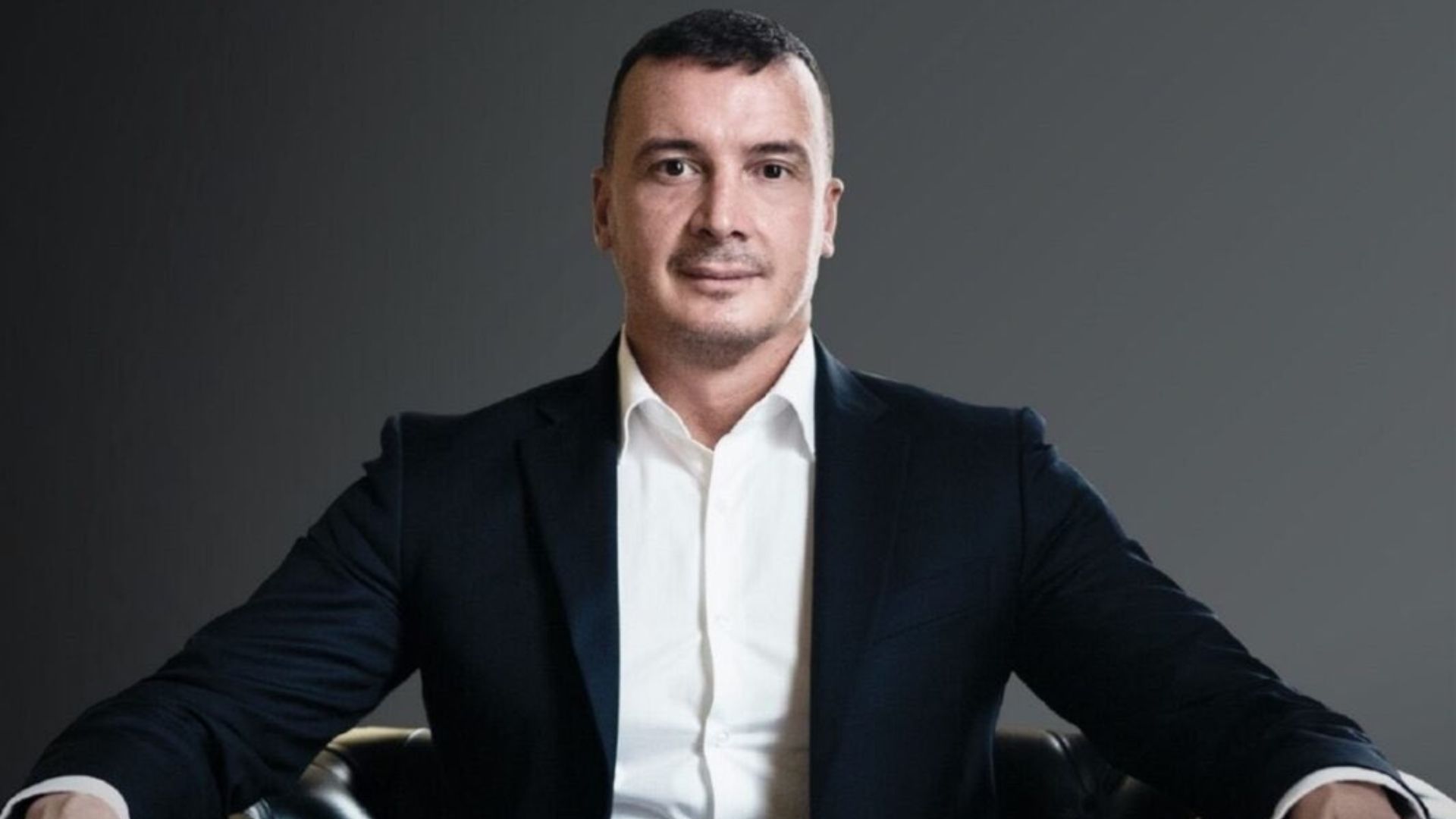 Rocco Casalino: 400mila euro per partecipare a L’Isola dei famosi Rocco Casalino: 400mila euro per partecipare a L’Isola dei famosi