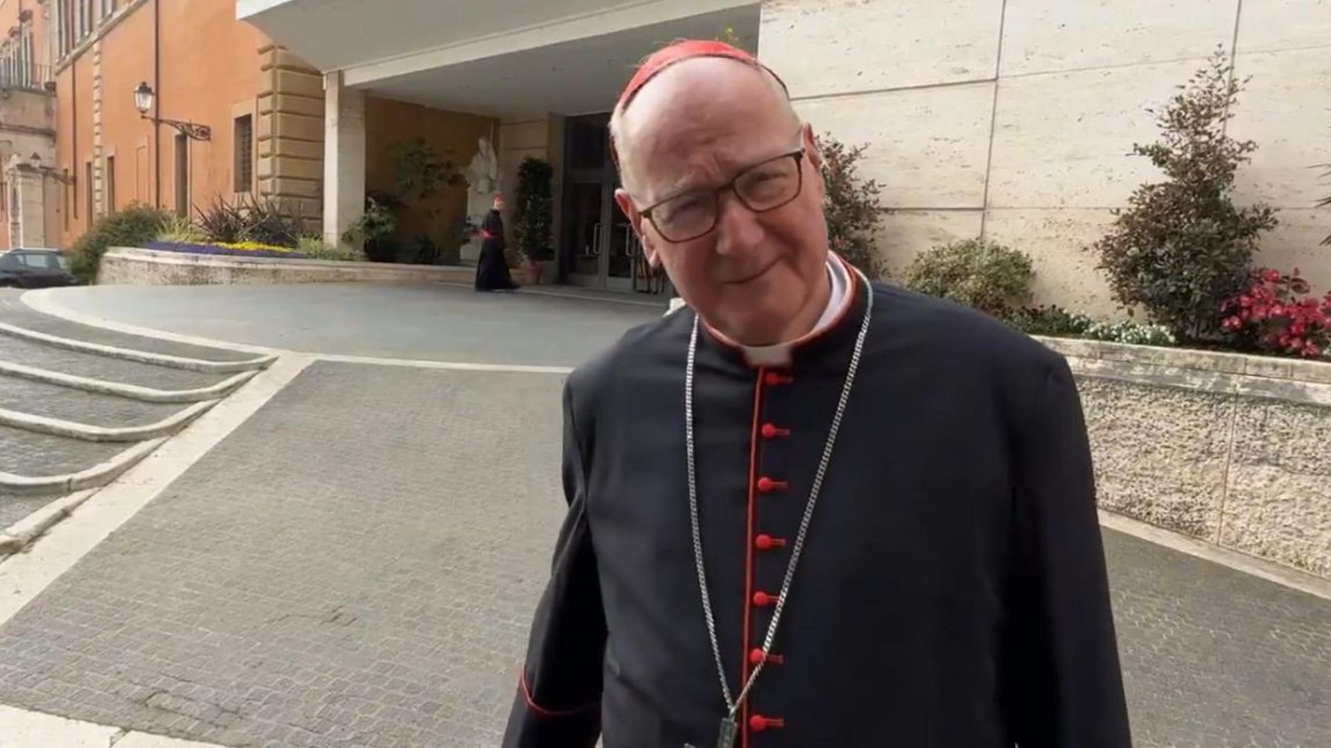 Trump vestito da Papa sui social della Casa Bianca. Cardinale Dolan: “Brutta figura” Trump vestito da Papa sui social della Casa Bianca. Cardinale Dolan: “Brutta figura”