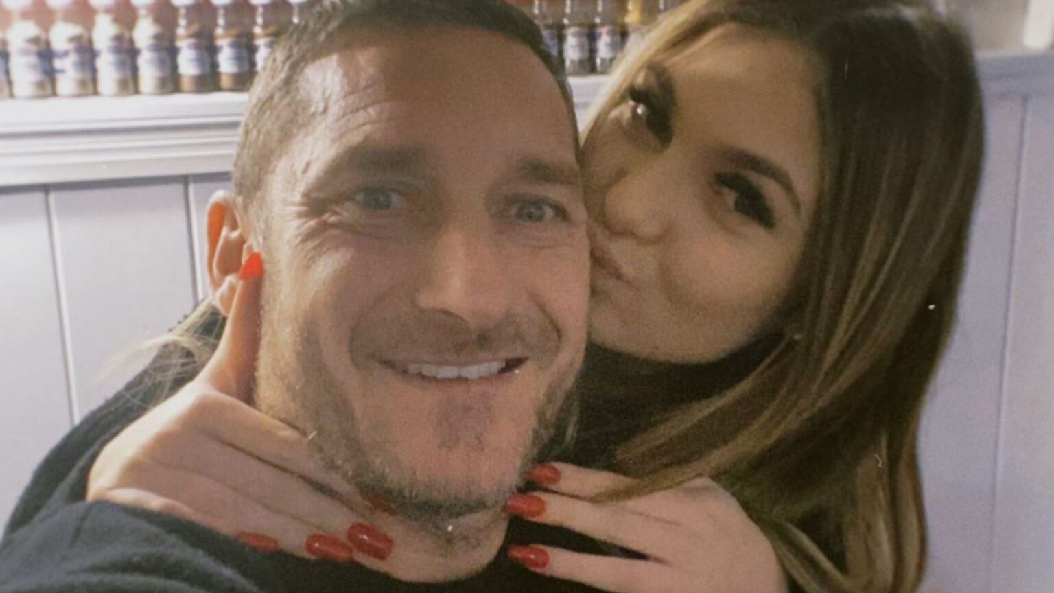 Francesco Totti rompe il silenzio su Chanel: la terribile reazione alla storia con Noemi 11 Chanel Totti e Francesco