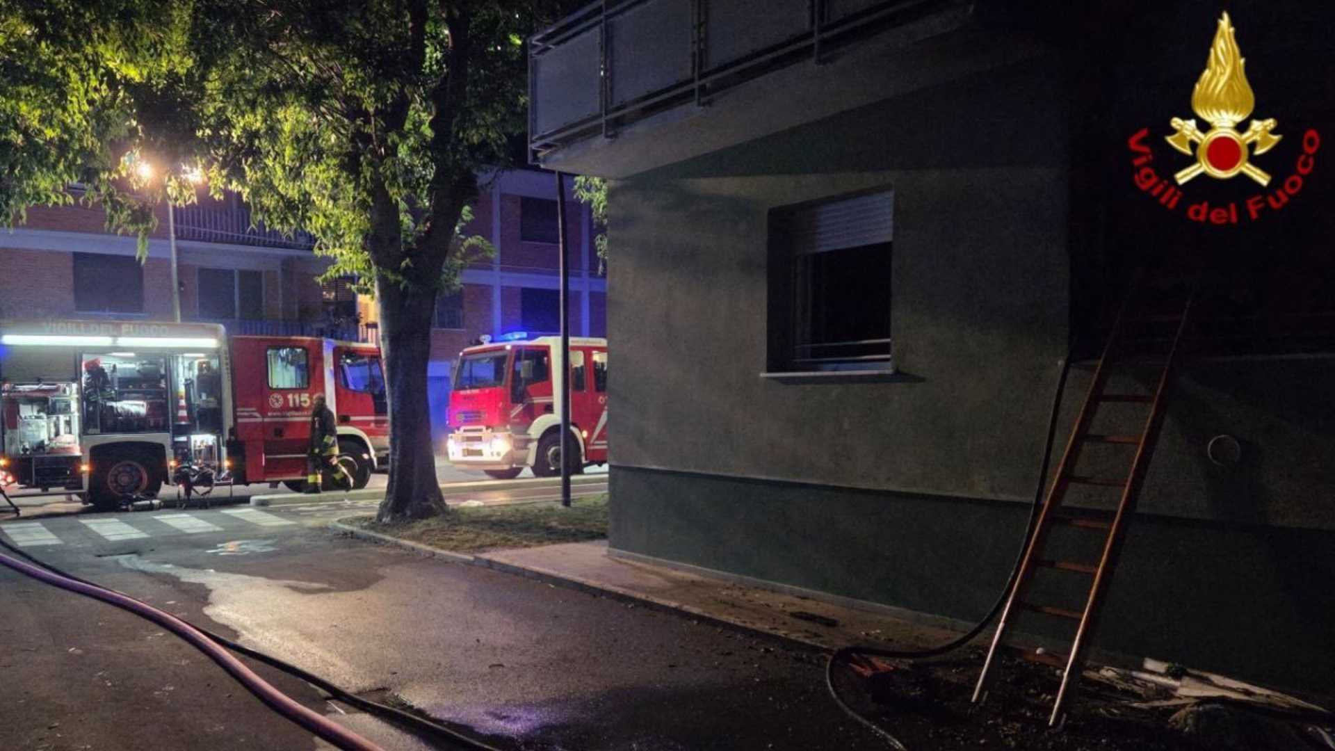 lucca maxi incendio nella notte 2 morti e 13 feriti da Ildifforme.it lucca maxi incendio nella notte 2 morti e 13 feriti