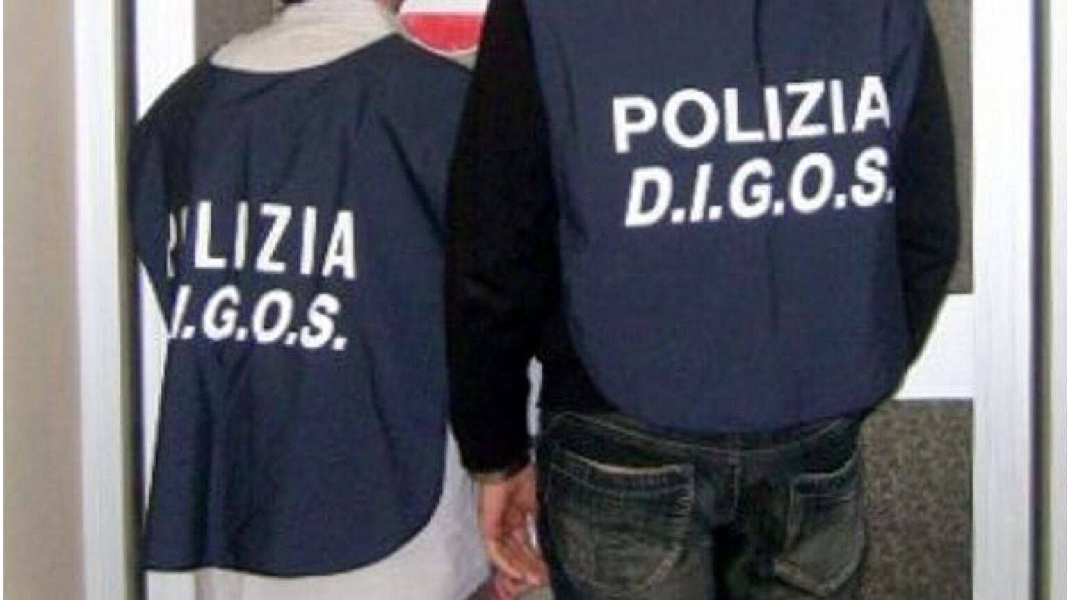 Propaganda neonazista online, perquisiti 17 indagati: 14 sono minorenni 1 Propaganda neonazista