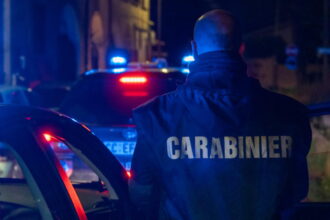 Salerno, 20enne accoltellata alle spalle da uno sconosciuto: proseguono le indagini 86 Salerno