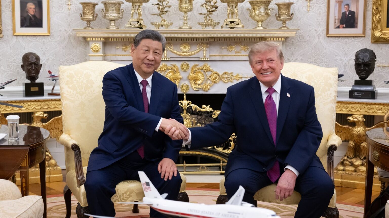Xi torna alla Casa Bianca, Trump: 'Inaccettabile aiutare l'Iran' 13 Xi e Trump