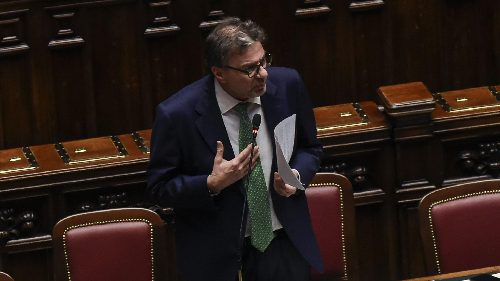 dpfp giorgetti all8217aula semivuota 8216nuvoloni all8217orizzonte proseguiamo sul consolidamento8217 da Ildifforme.it dpfp giorgetti all8217aula semivuota 8216nuvoloni all8217orizzonte proseguiamo sul consolidamento8217