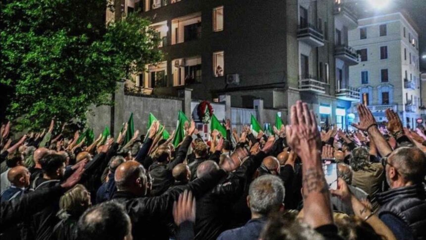 Milano, saluto romano corteo per Ramelli