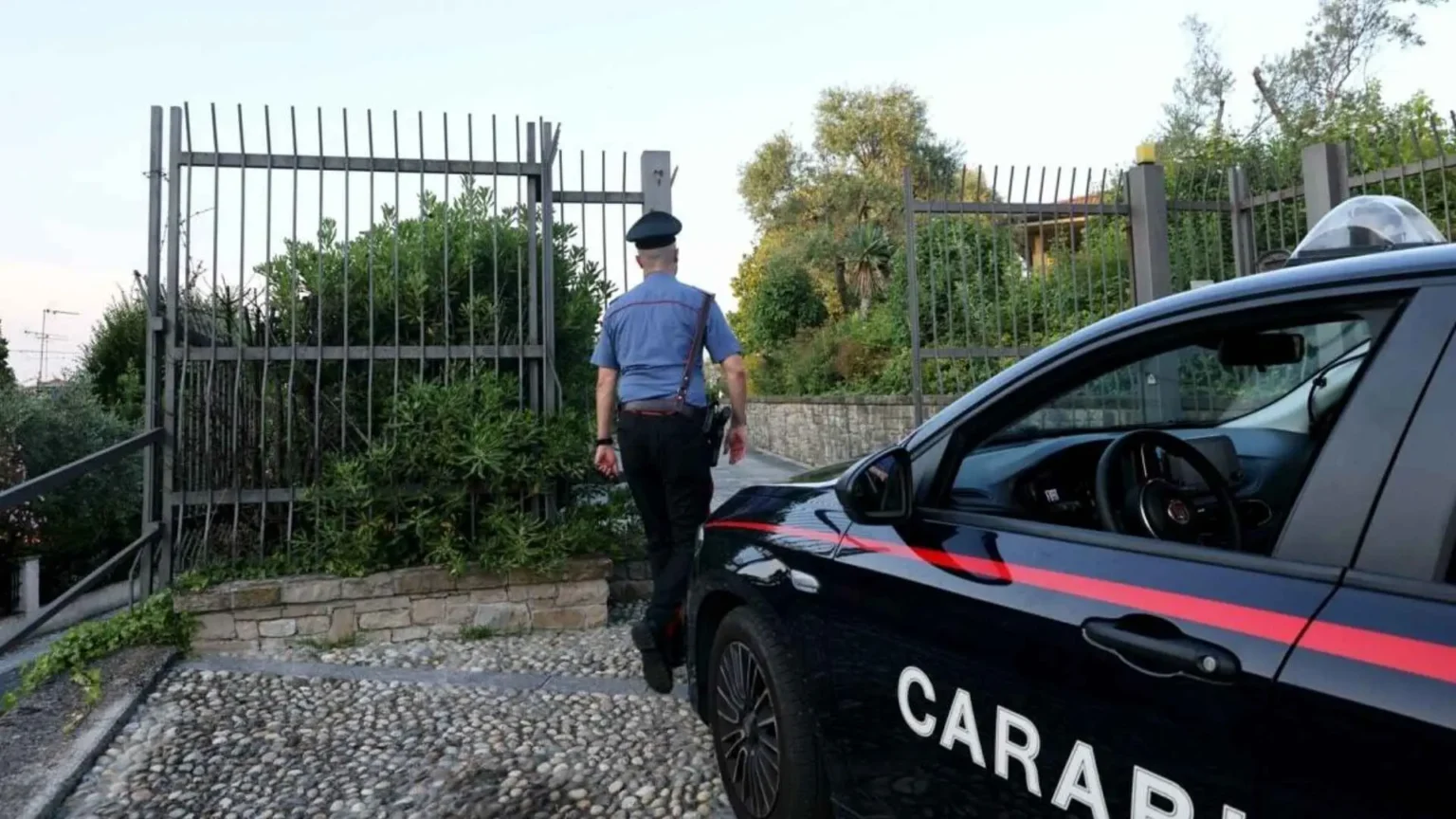 Tortona, bambina di 3 anni trovata morta in casa: arrestata la madre